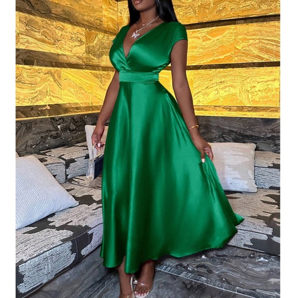 Dresses & Skirts - Luxe Satin Plunging Neck party Holiday Midi Dress